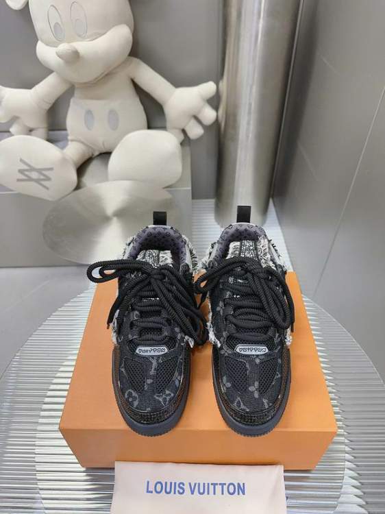 Picture of Louis Vuitton Shoes _SKULV35-4039-45jc2h040216223